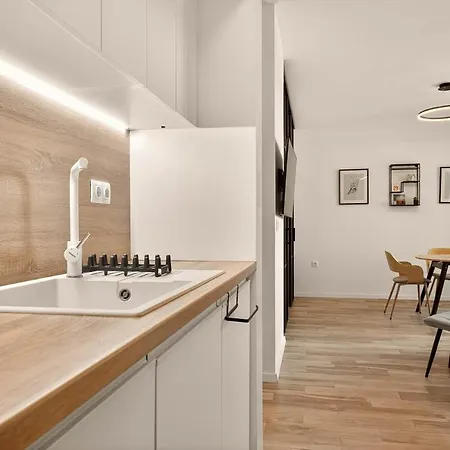 Artistic Space In Azur Premium 아파트